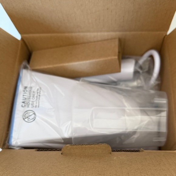 Portable Garment Steamer - White - Picture 3 of 3
